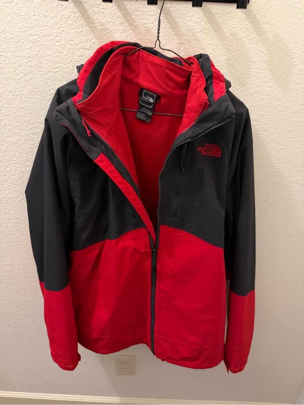 The North Face 3-in-1 Ski Jacket – Men’s XL – Black/Red